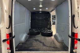 Valkoinen Volkswagen CRAFTER 2019 kuva 12.