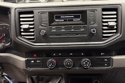 Valkoinen Volkswagen CRAFTER 2019 kuva 15.