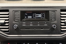 Valkoinen Volkswagen CRAFTER 2019 kuva 16.