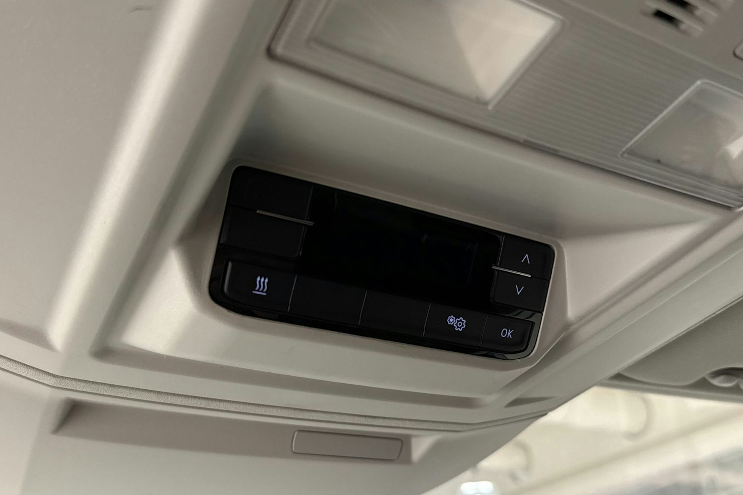 Valkoinen Volkswagen CRAFTER 2019 kuva 17.