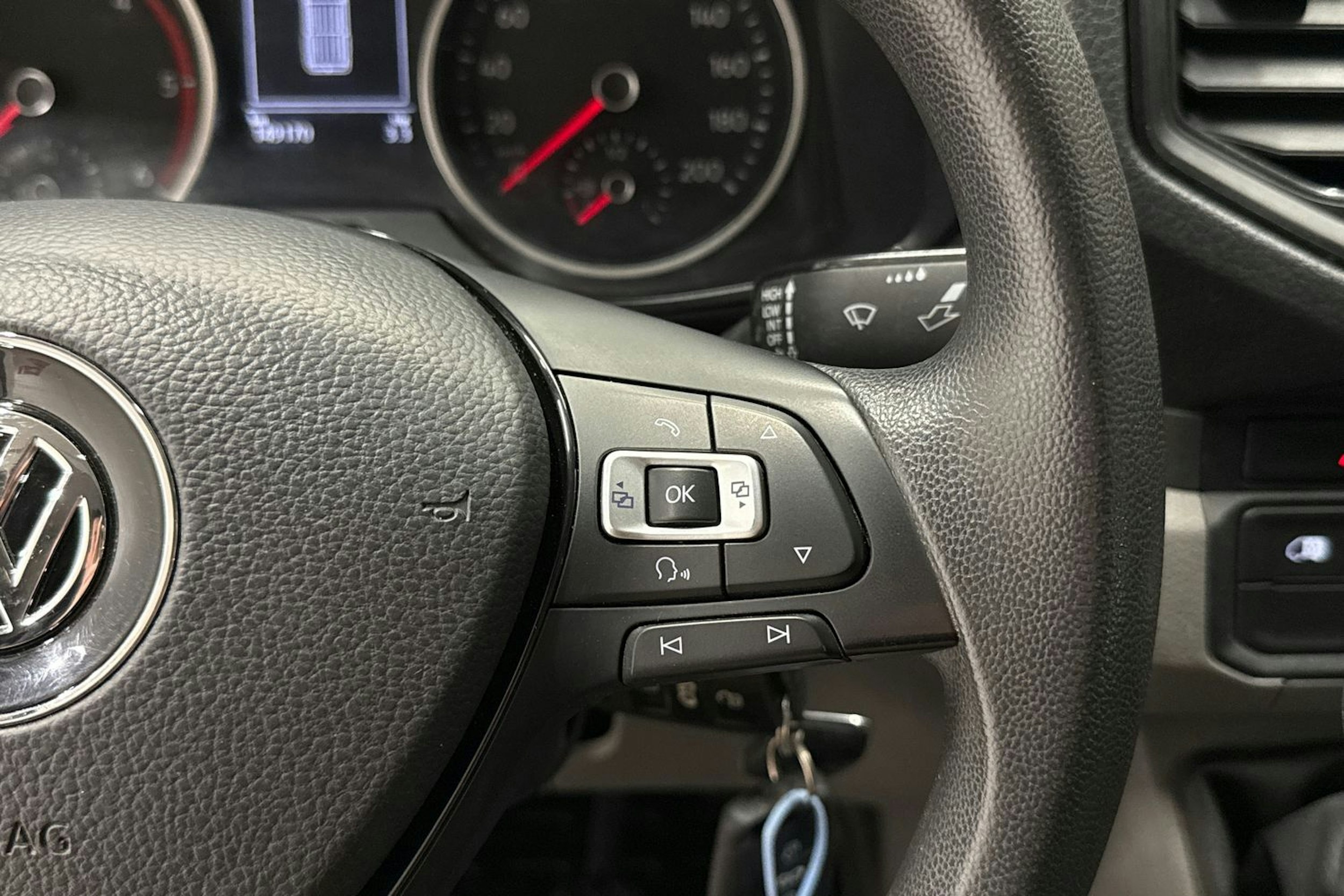 Valkoinen Volkswagen CRAFTER 2019 kuva 19.