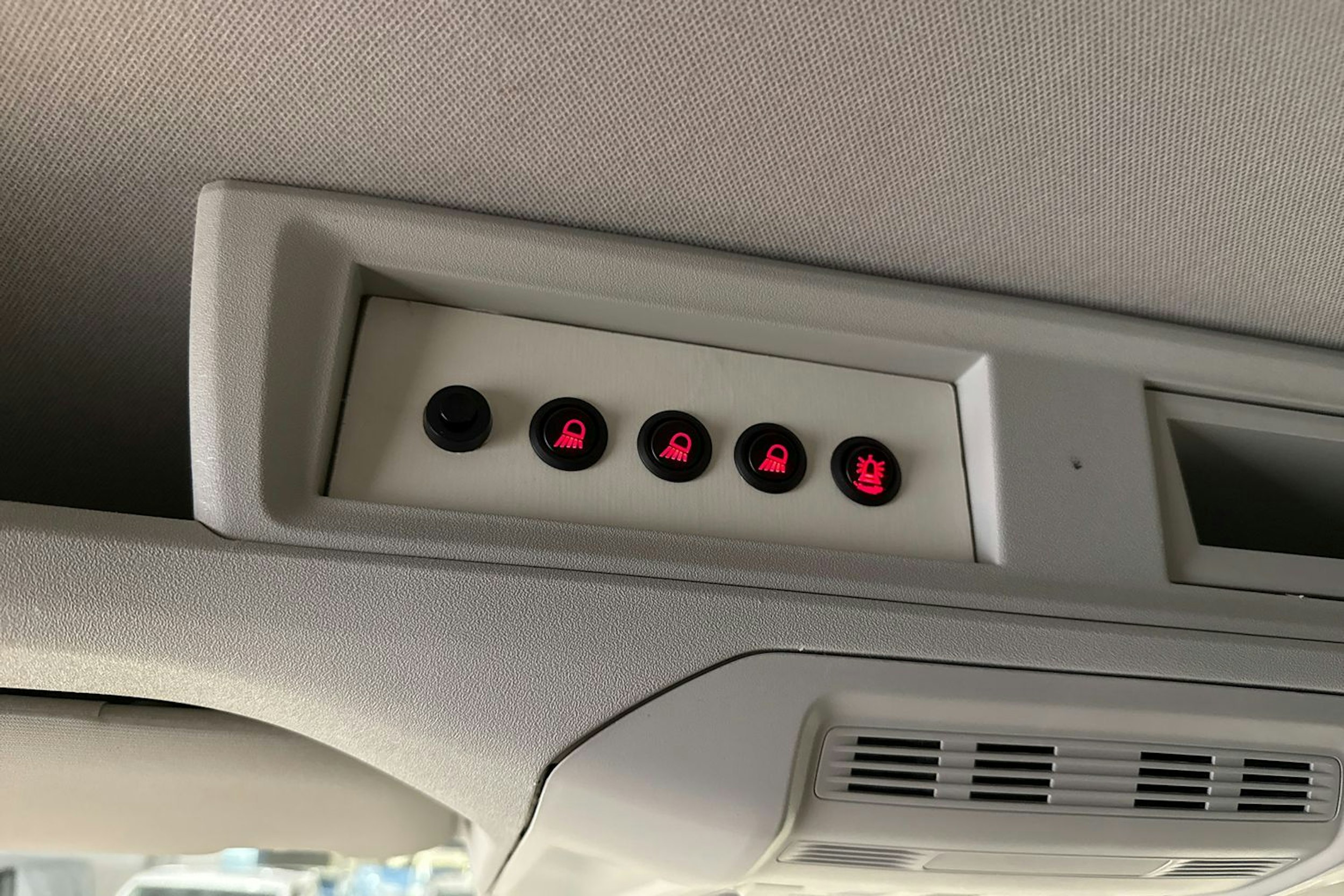 Valkoinen Volkswagen CRAFTER 2019 kuva 20.