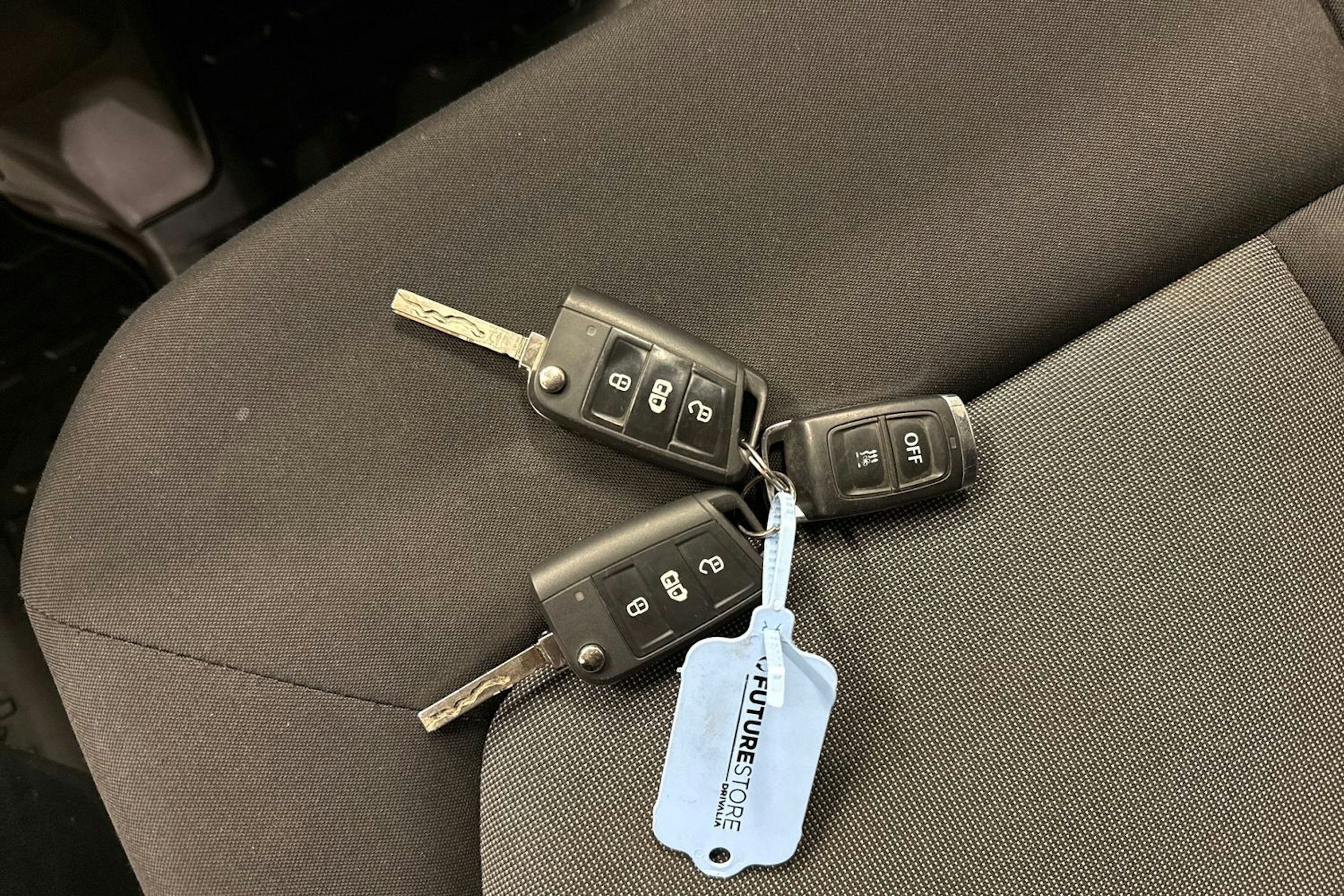 Valkoinen Volkswagen CRAFTER 2019 kuva 23.