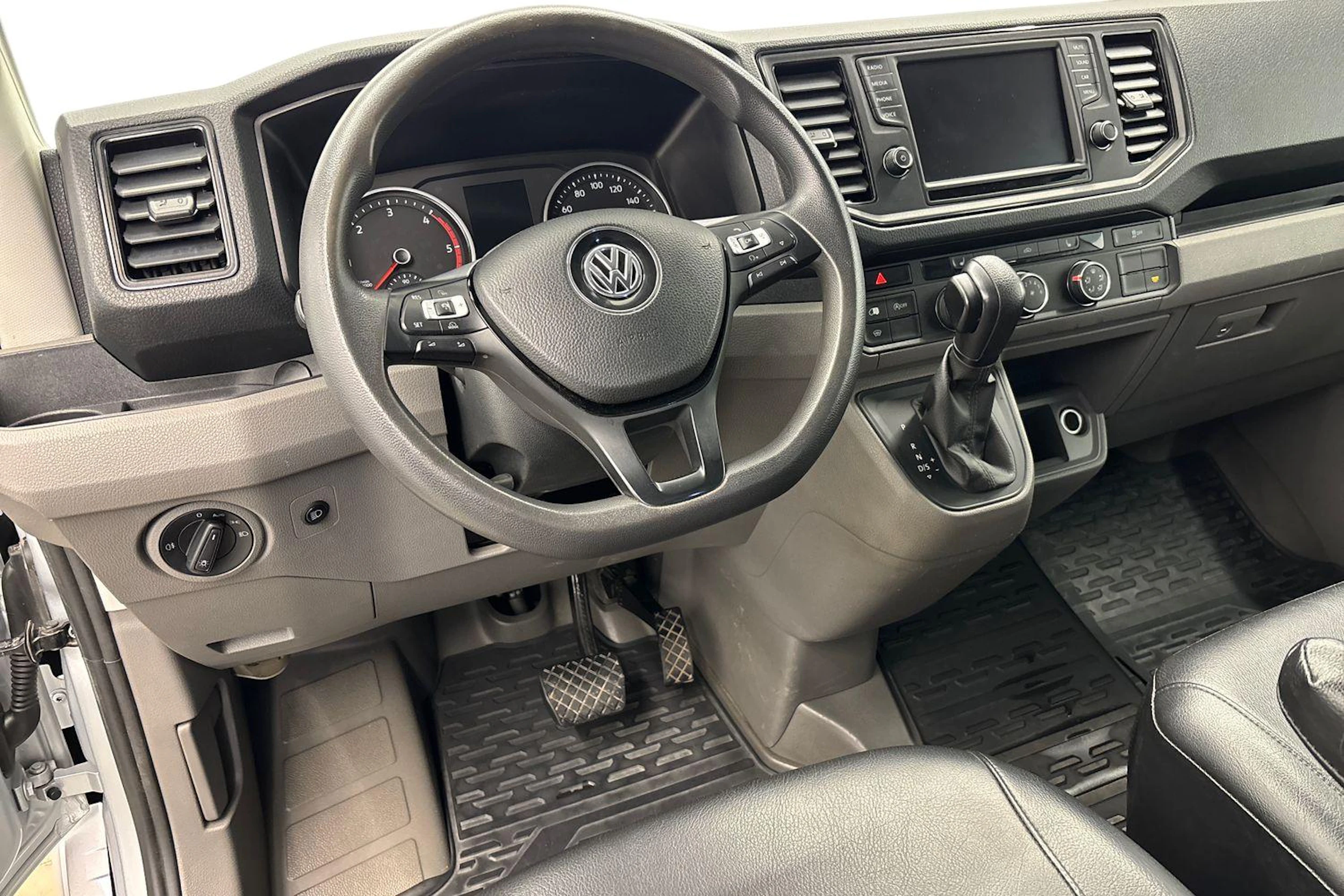 hopea Volkswagen Crafter 2019 kuva 9.