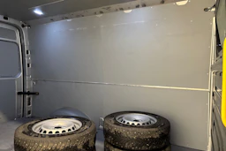 hopea Volkswagen Crafter 2019 kuva 27.