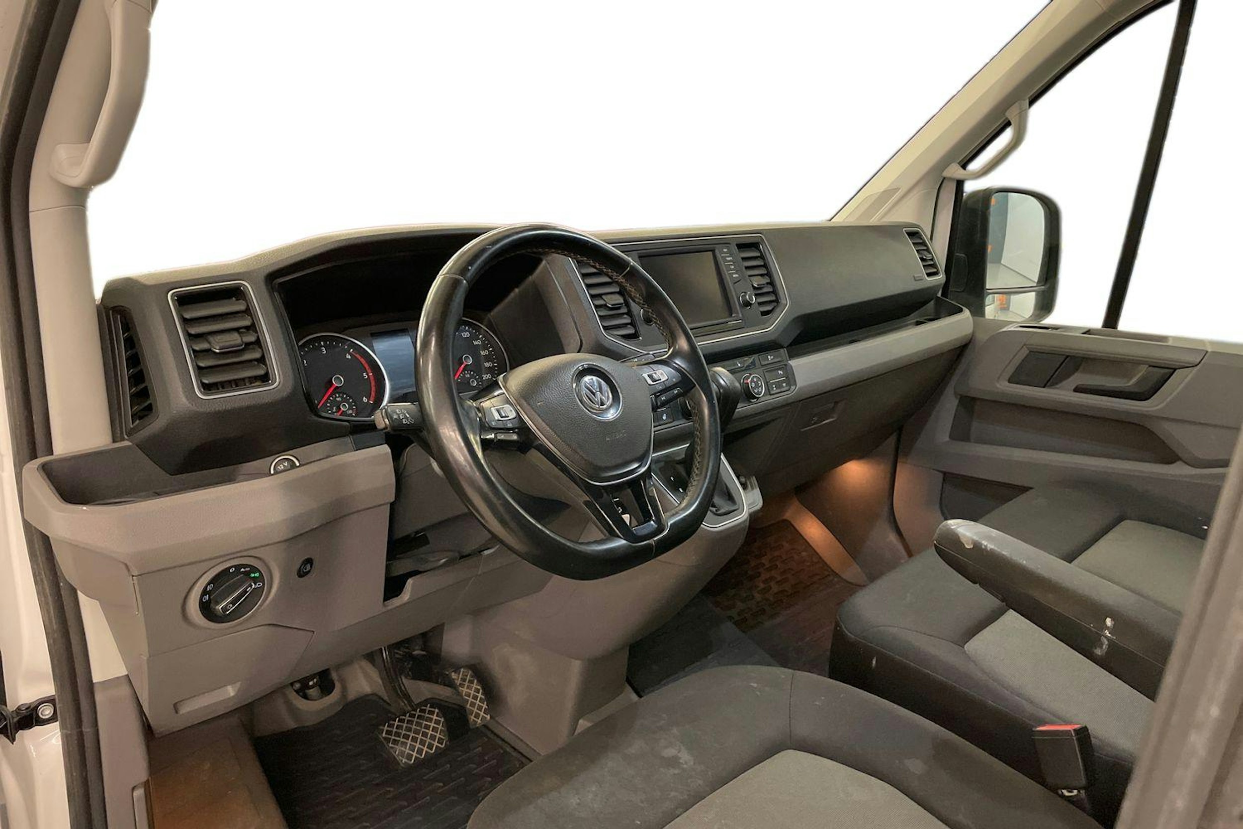 Valkoinen Volkswagen CRAFTER 2019 kuva 8.