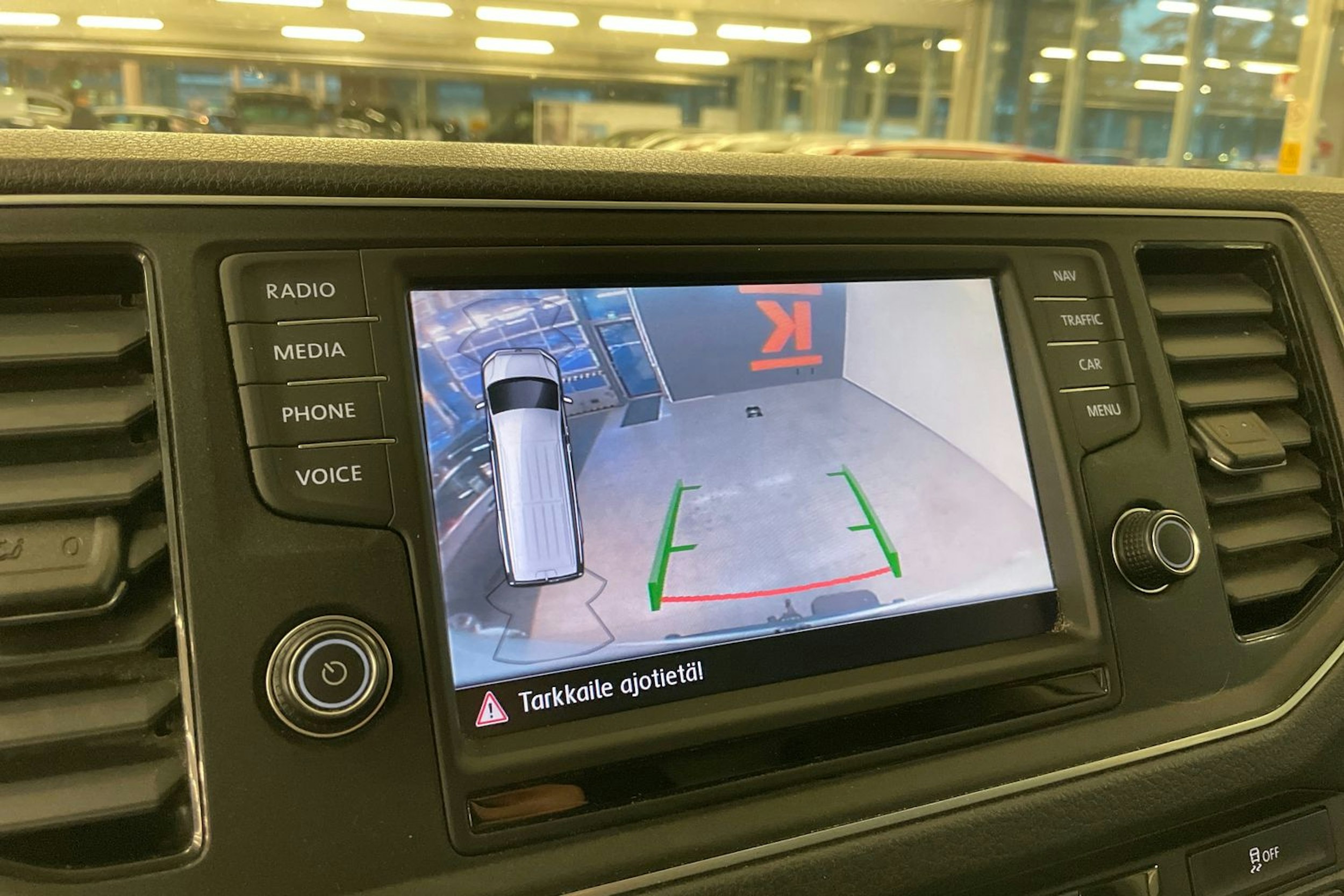 Valkoinen Volkswagen CRAFTER 2019 kuva 17.