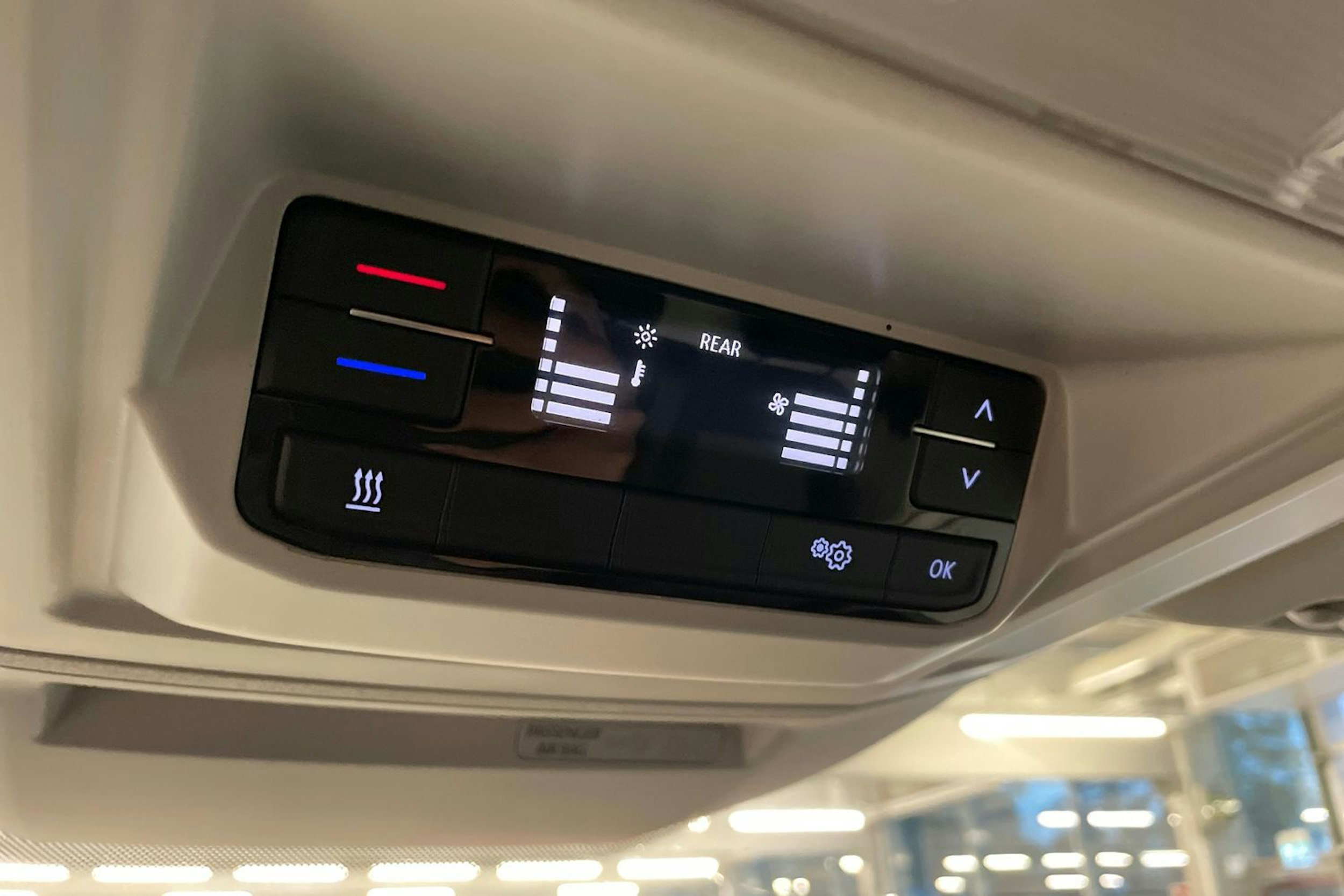 Valkoinen Volkswagen CRAFTER 2019 kuva 19.