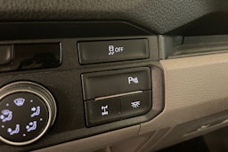 Valkoinen Volkswagen CRAFTER 2019 kuva 20.