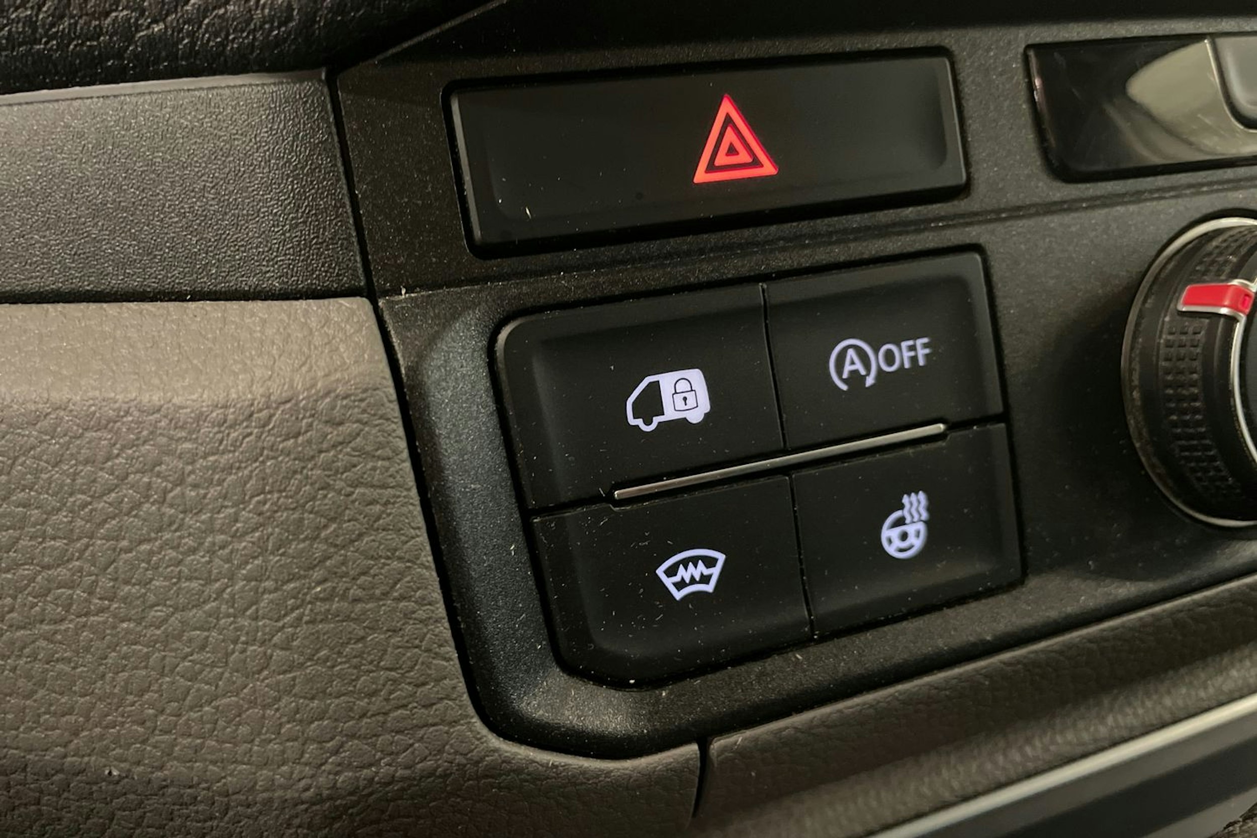 Valkoinen Volkswagen CRAFTER 2019 kuva 21.