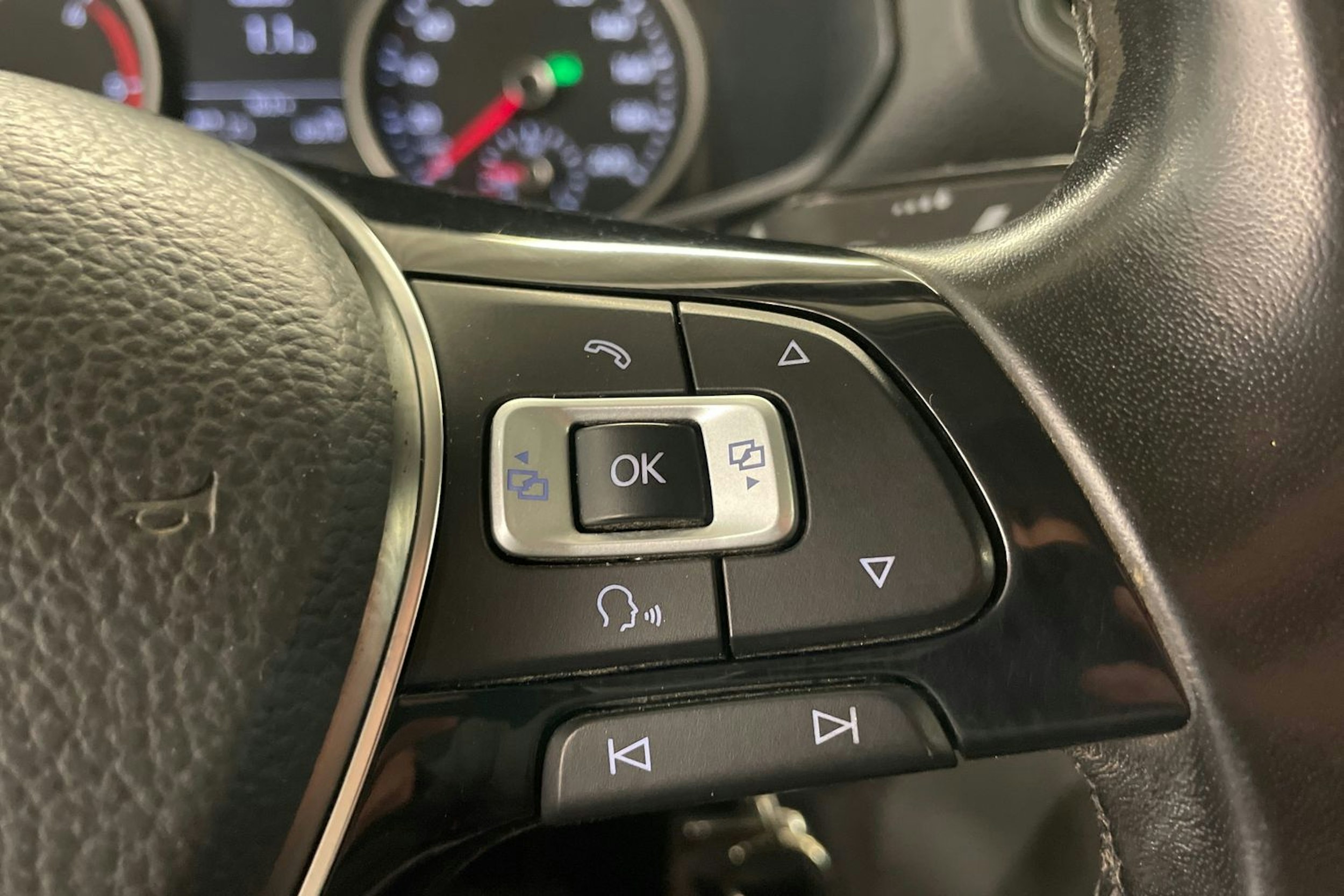 Valkoinen Volkswagen CRAFTER 2019 kuva 23.