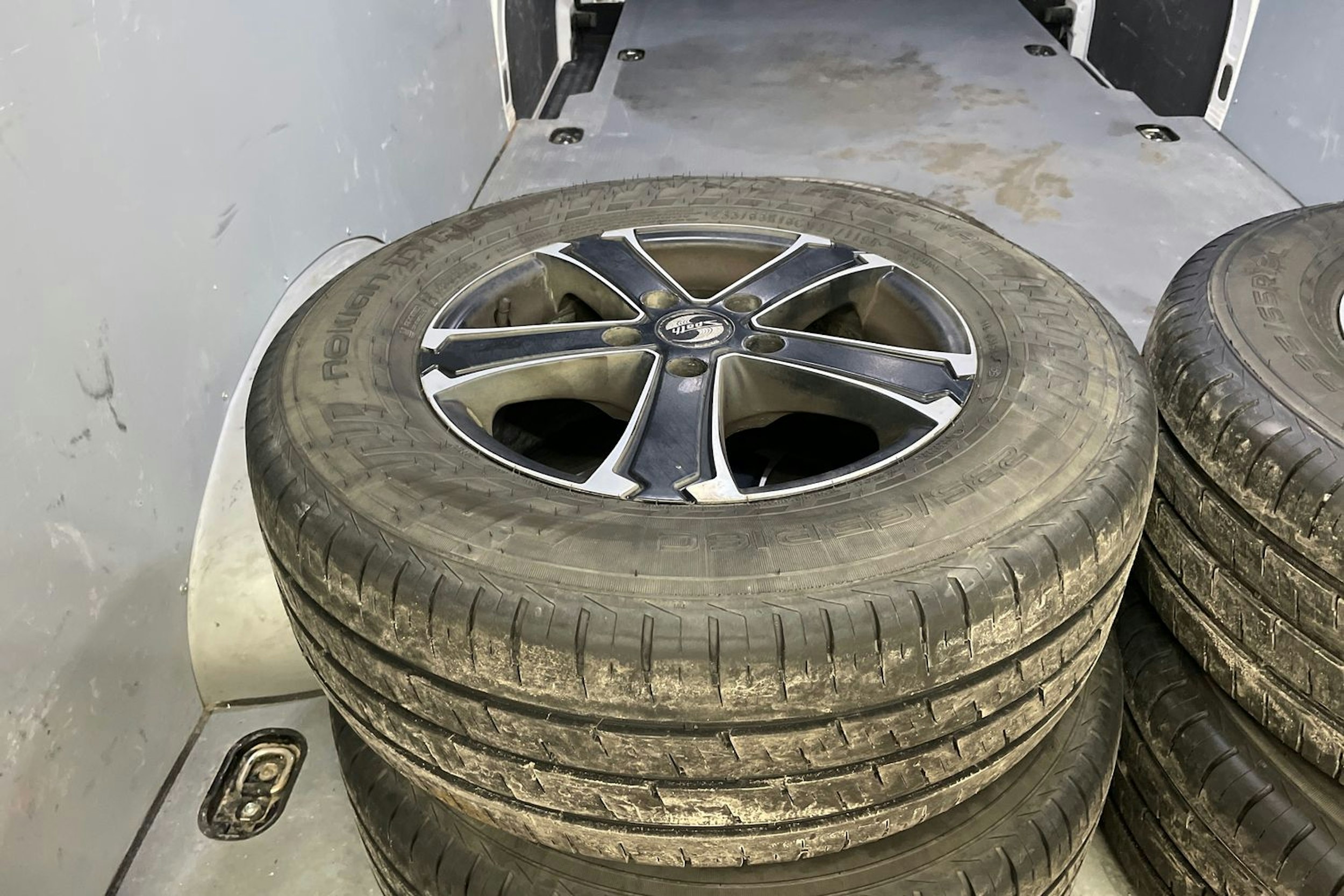 Valkoinen Volkswagen CRAFTER 2019 kuva 25.