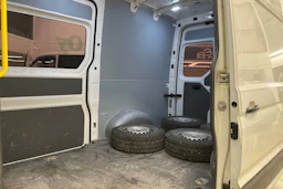 valkoinen Volkswagen Crafter 2019 kuva 4.