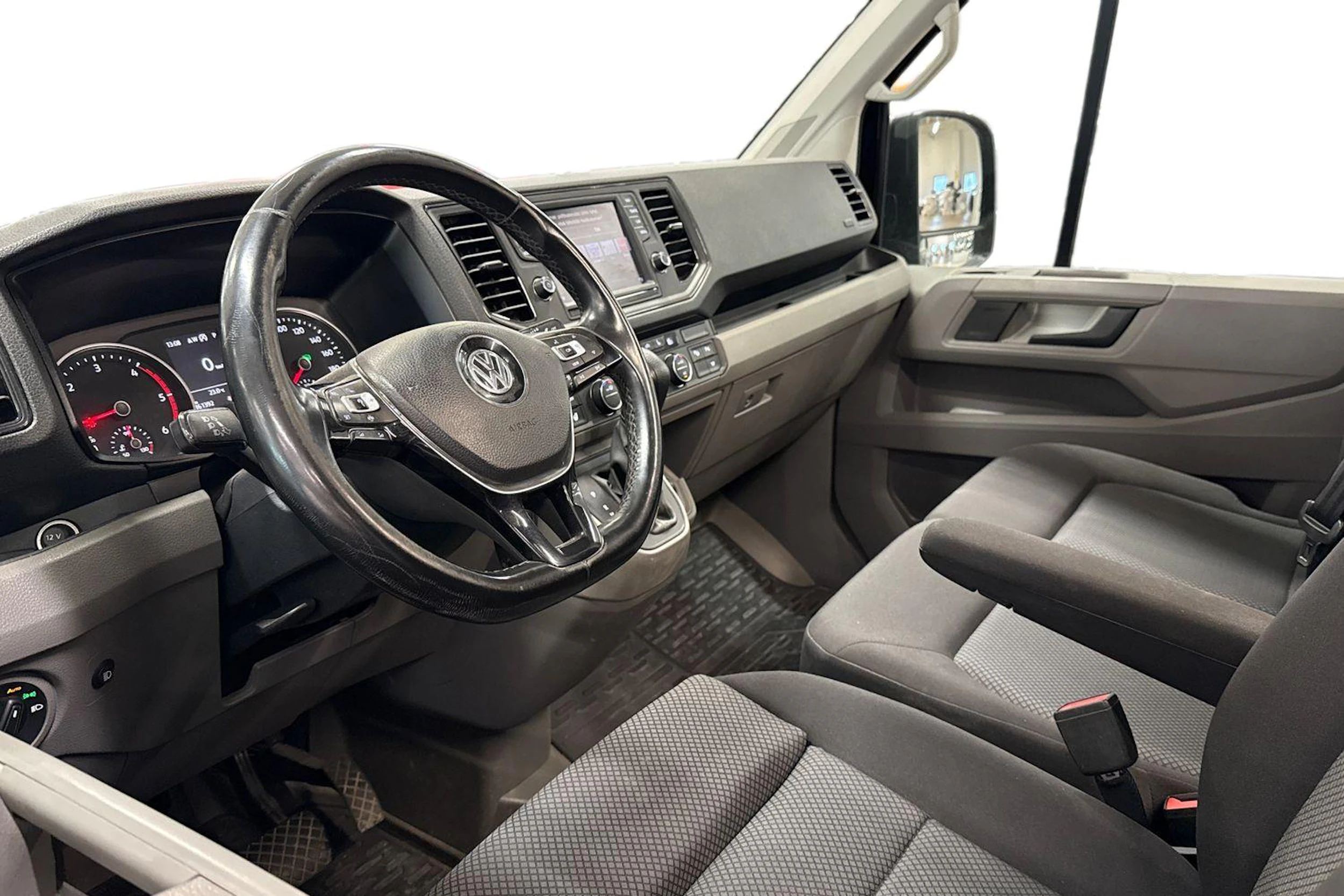 musta Volkswagen Crafter 2019 kuva 3.