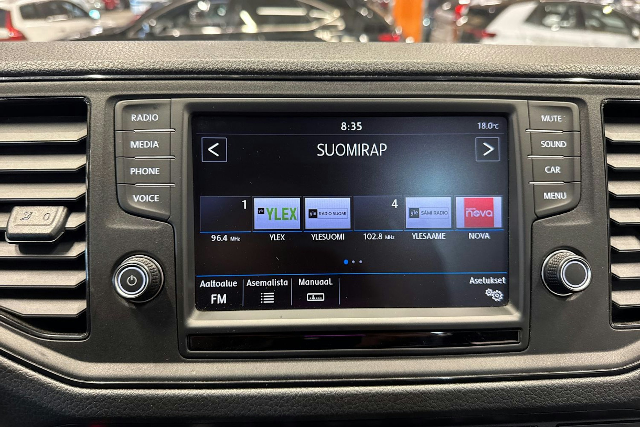 harmaa Volkswagen Crafter 2019 kuva 17.