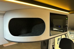 harmaa Volkswagen Crafter 2019 kuva 26.