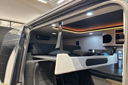 harmaa Volkswagen Crafter 2019 kuva 30.