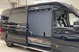 musta Volkswagen Crafter 2019 kuva 13.