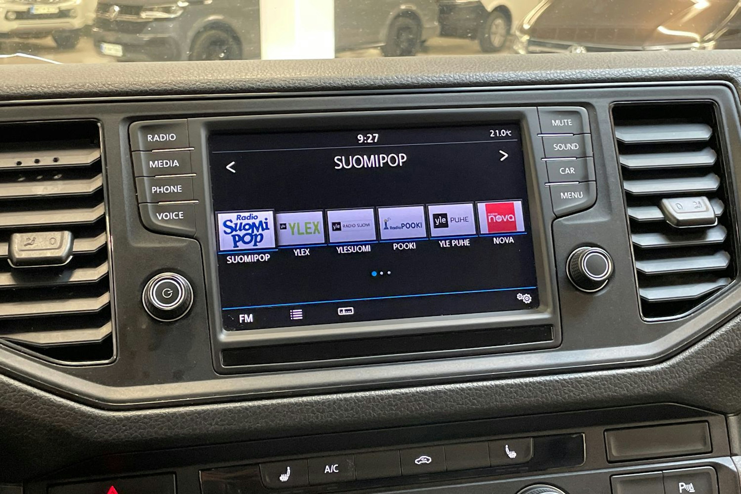 musta Volkswagen Crafter 2019 kuva 19.