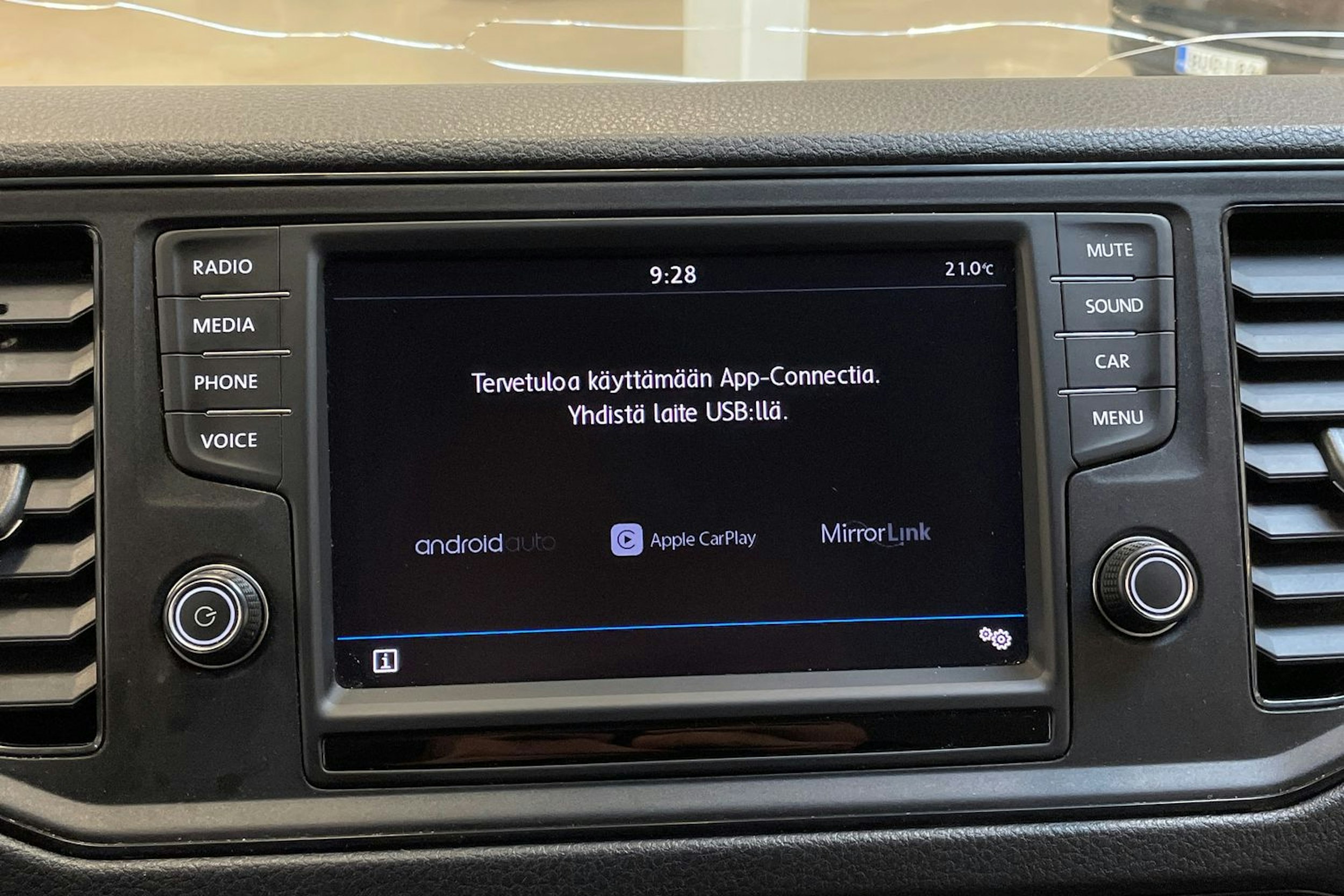 musta Volkswagen Crafter 2019 kuva 22.