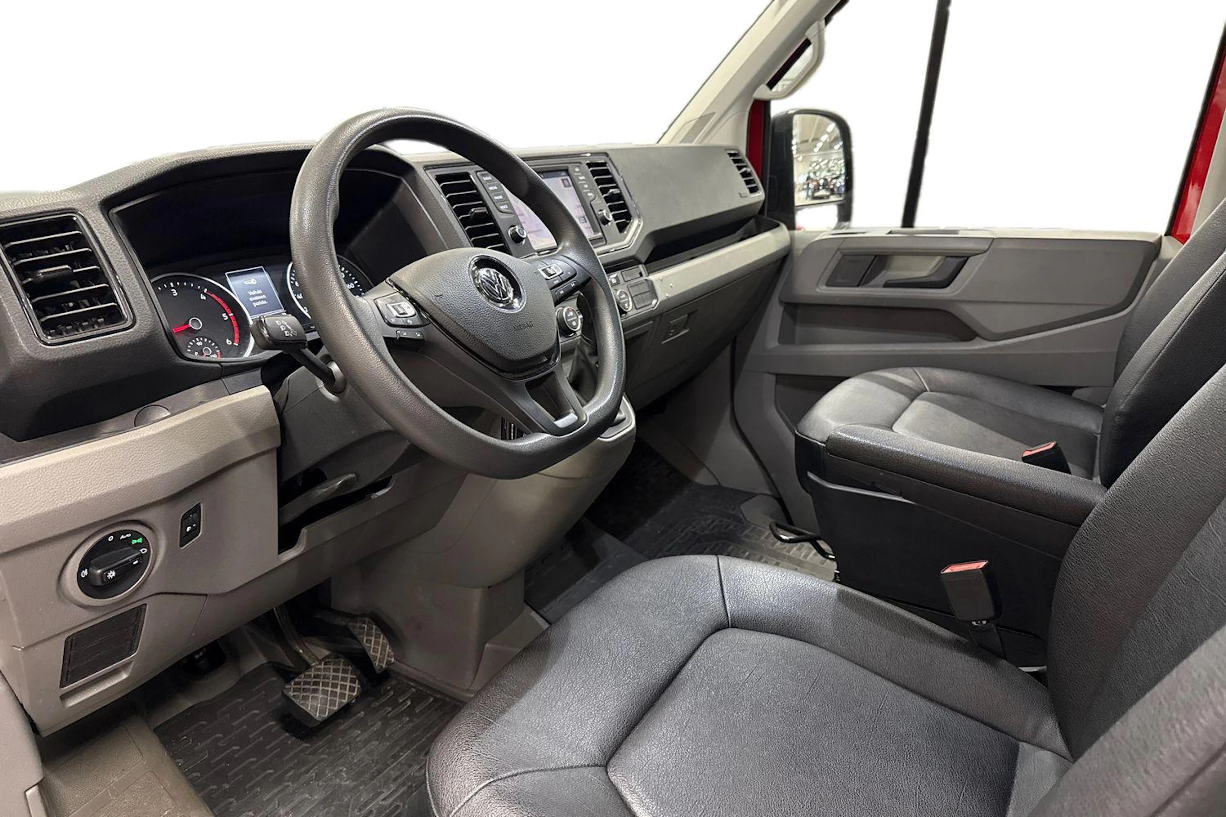 Punainen Volkswagen CRAFTER 2019 kuva 3.