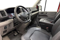 Punainen Volkswagen CRAFTER 2019 kuva 3.