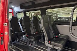 Punainen Volkswagen CRAFTER 2019 kuva 4.
