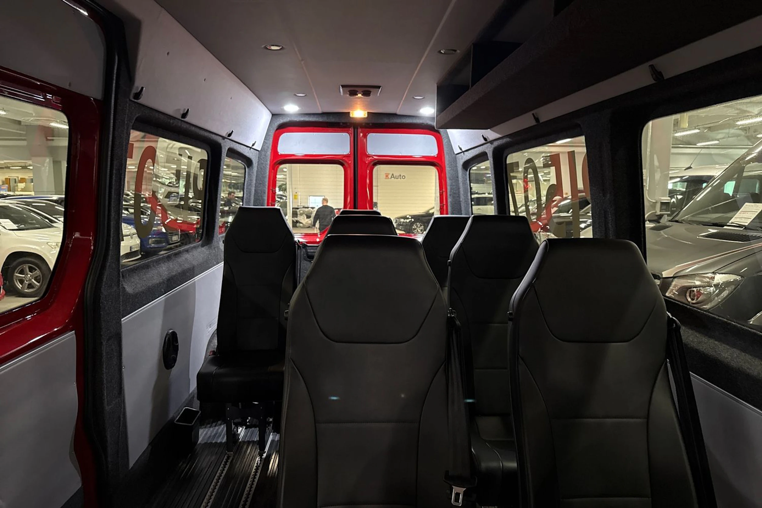 Punainen Volkswagen CRAFTER 2019 kuva 5.