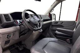 Punainen Volkswagen CRAFTER 2019 kuva 8.