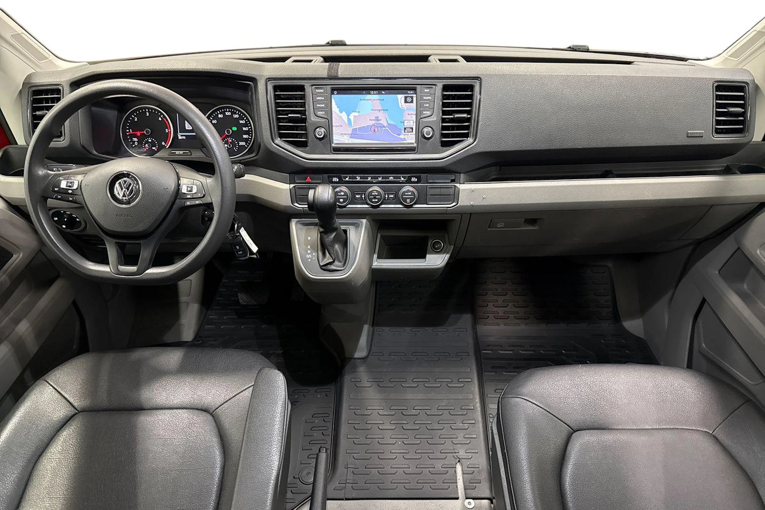 Punainen Volkswagen CRAFTER 2019 kuva 9.