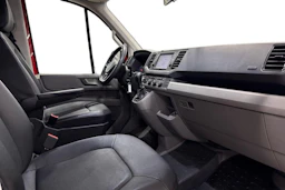 Punainen Volkswagen CRAFTER 2019 kuva 11.