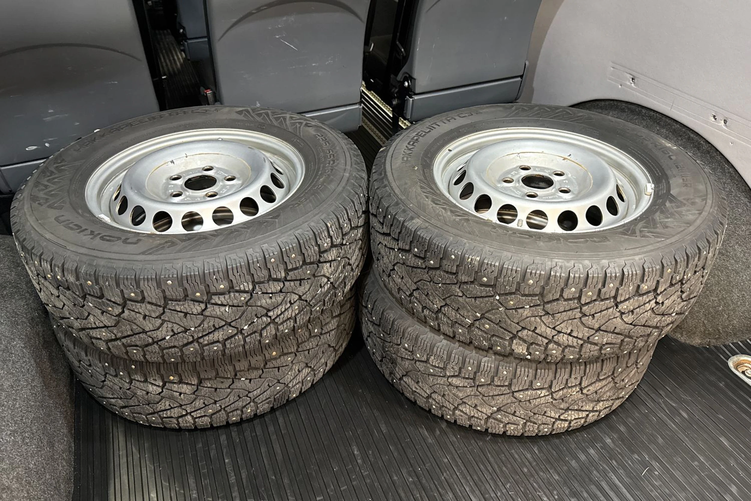 Punainen Volkswagen CRAFTER 2019 kuva 19.