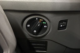 Punainen Volkswagen CRAFTER 2019 kuva 21.