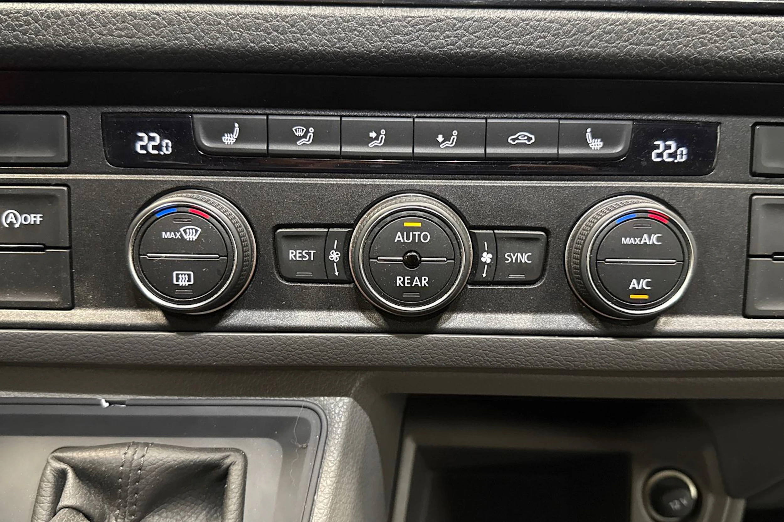 Punainen Volkswagen CRAFTER 2019 kuva 27.