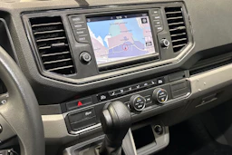 Punainen Volkswagen CRAFTER 2019 kuva 28.