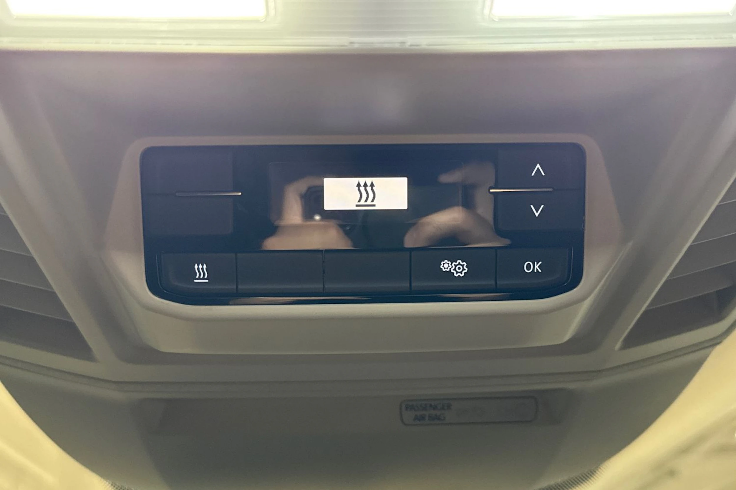 Punainen Volkswagen CRAFTER 2019 kuva 29.