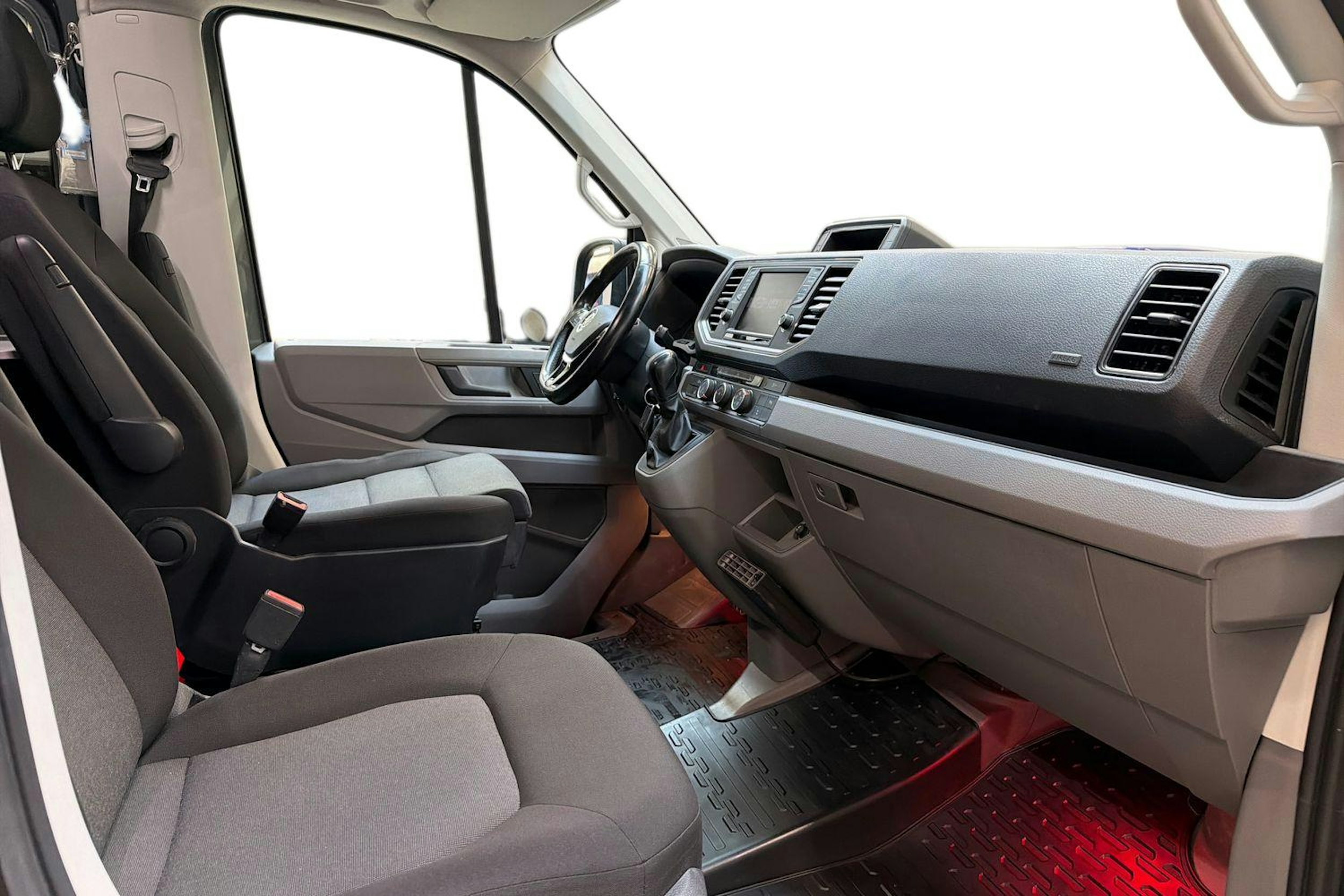 harmaa Volkswagen Crafter 2019 kuva 11.