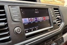 harmaa Volkswagen Crafter 2019 kuva 15.