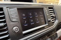 harmaa Volkswagen Crafter 2019 kuva 20.