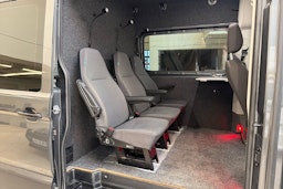 harmaa Volkswagen Crafter 2019 kuva 26.