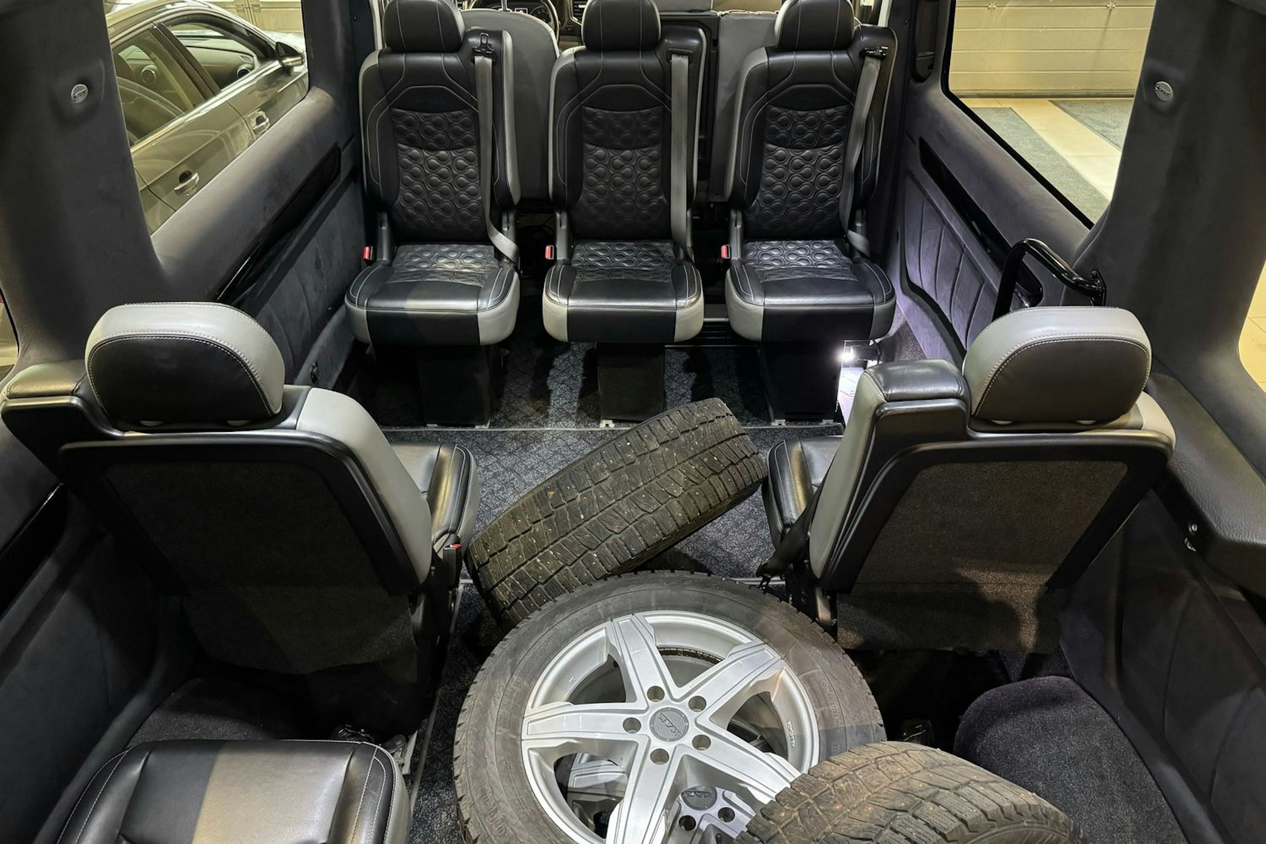 met. musta Volkswagen Crafter 2019 kuva 14.