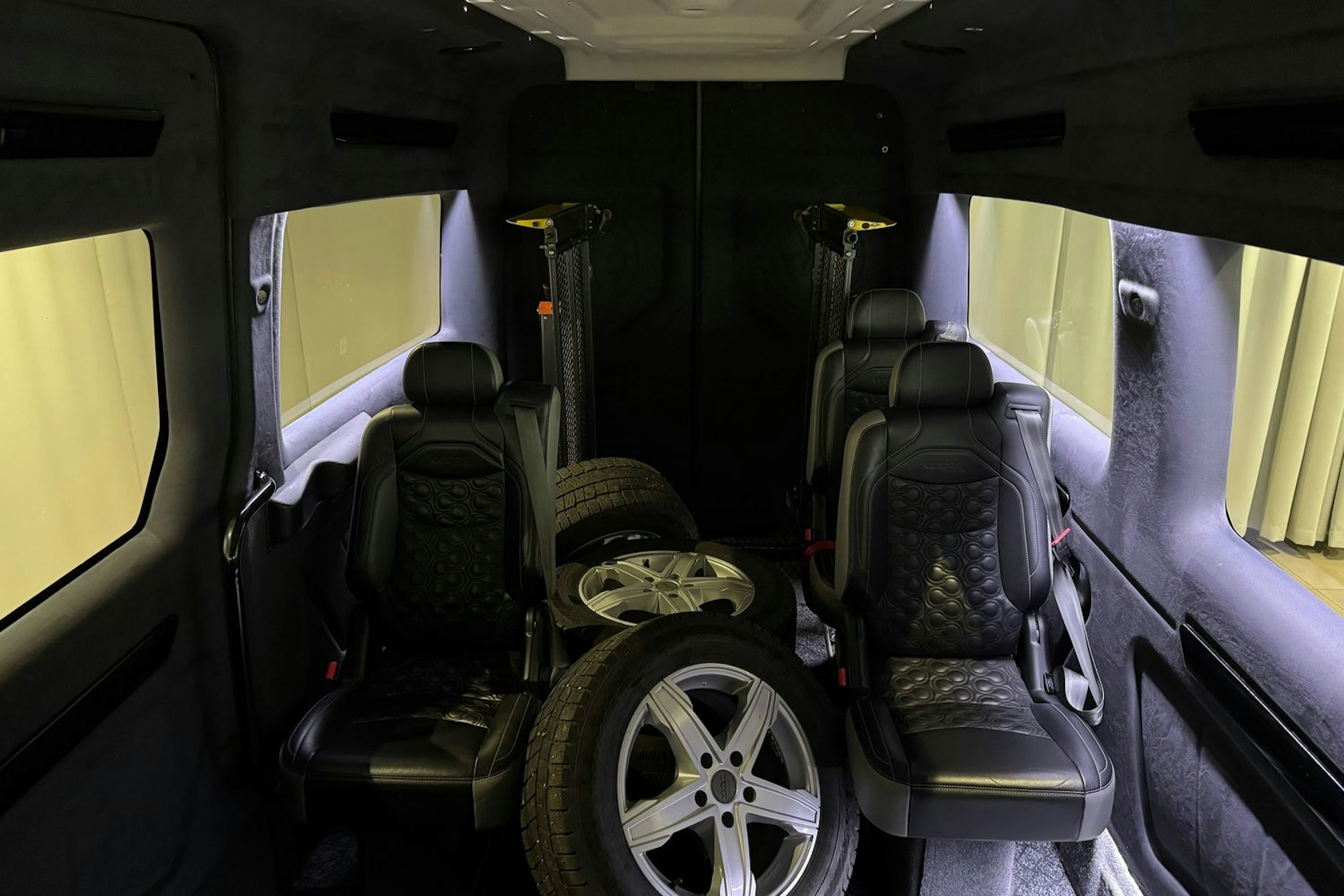 met. musta Volkswagen Crafter 2019 kuva 23.