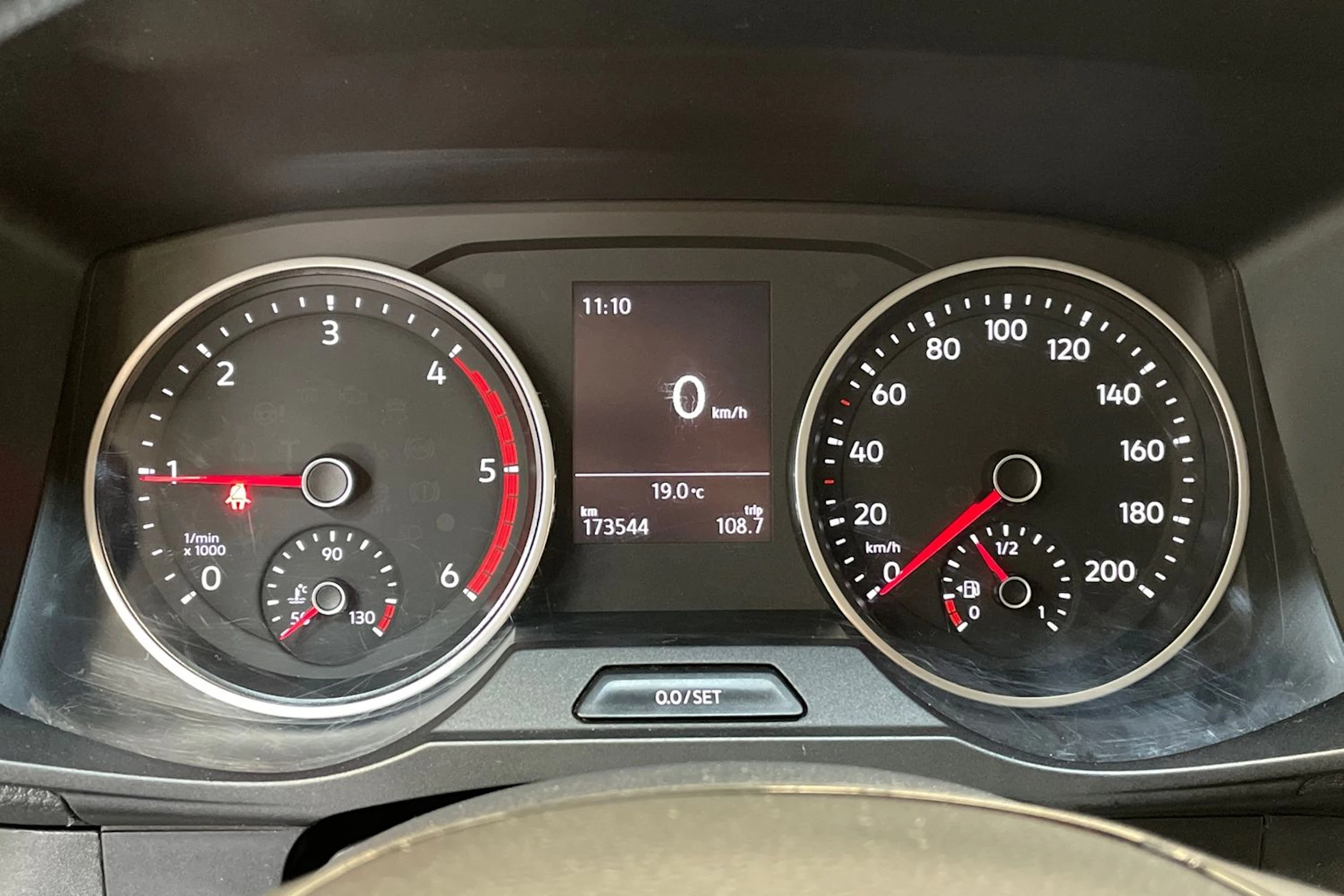 harmaa Volkswagen Crafter 2019 kuva 13.