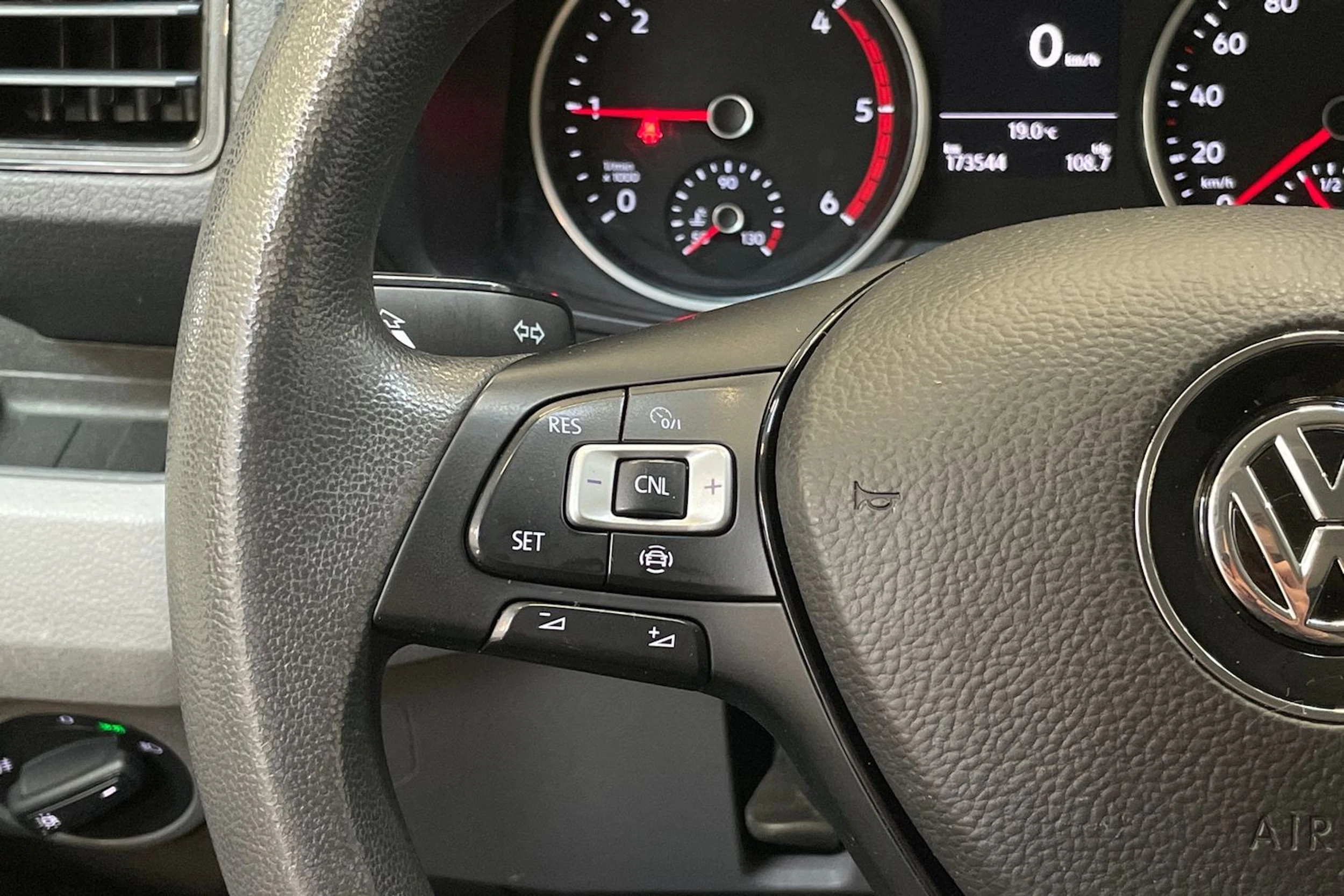 harmaa Volkswagen Crafter 2019 kuva 14.