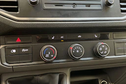 harmaa Volkswagen Crafter 2019 kuva 17.