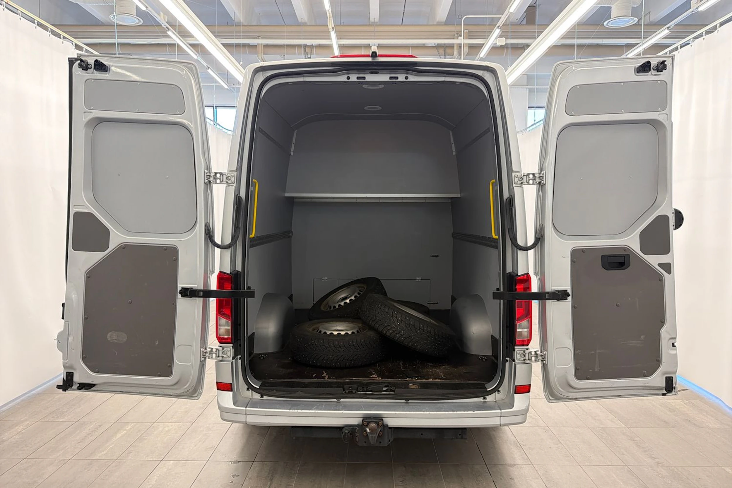 hopea Volkswagen Crafter 2019 kuva 25.