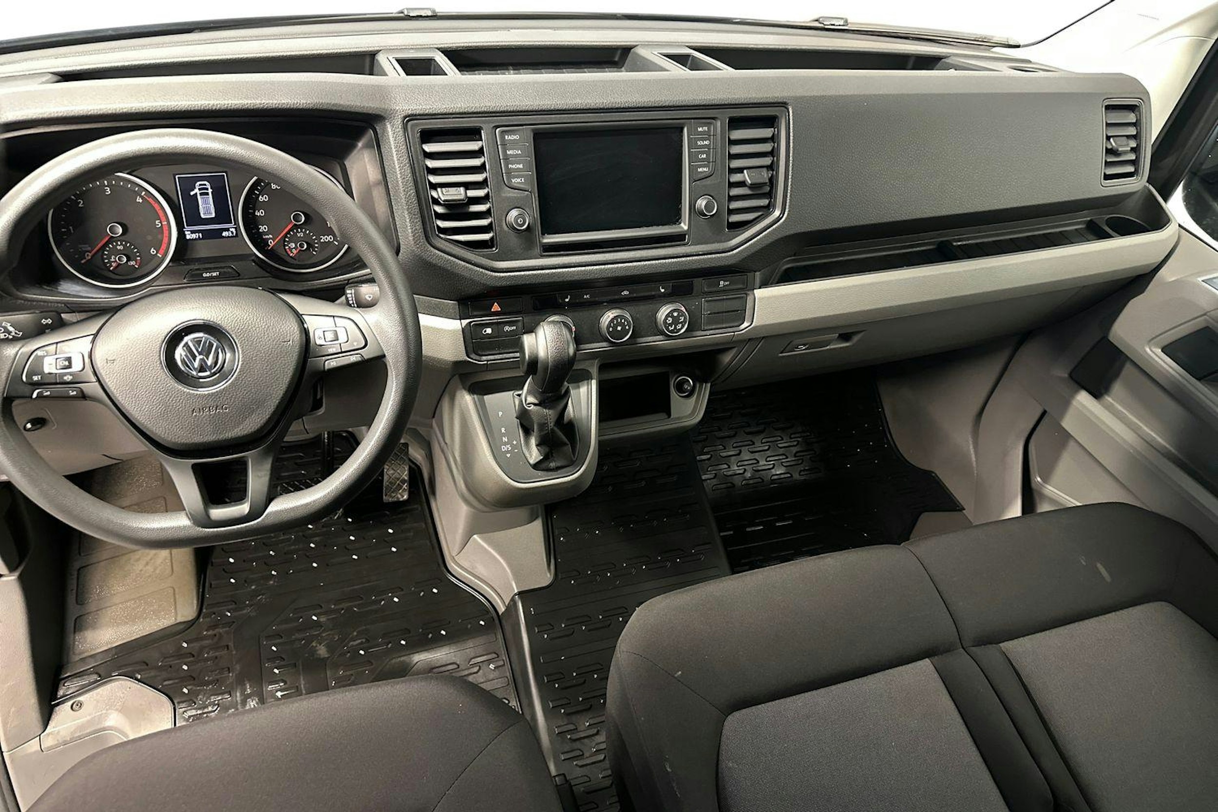 harmaa Volkswagen Crafter 2019 kuva 7.