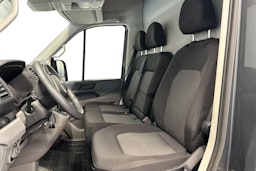 harmaa Volkswagen Crafter 2019 kuva 8.