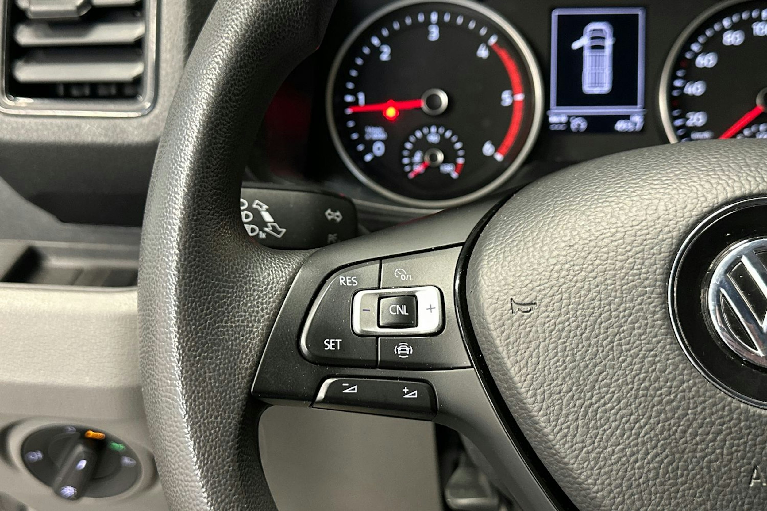 harmaa Volkswagen Crafter 2019 kuva 14.