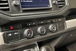 harmaa Volkswagen Crafter 2019 kuva 19.